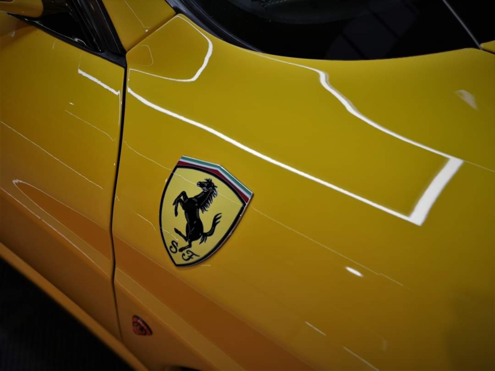 Comment protéger sa carrosserie avec le film PPF XPEL sur Ferrari F430 Spider, en Seine et Marne