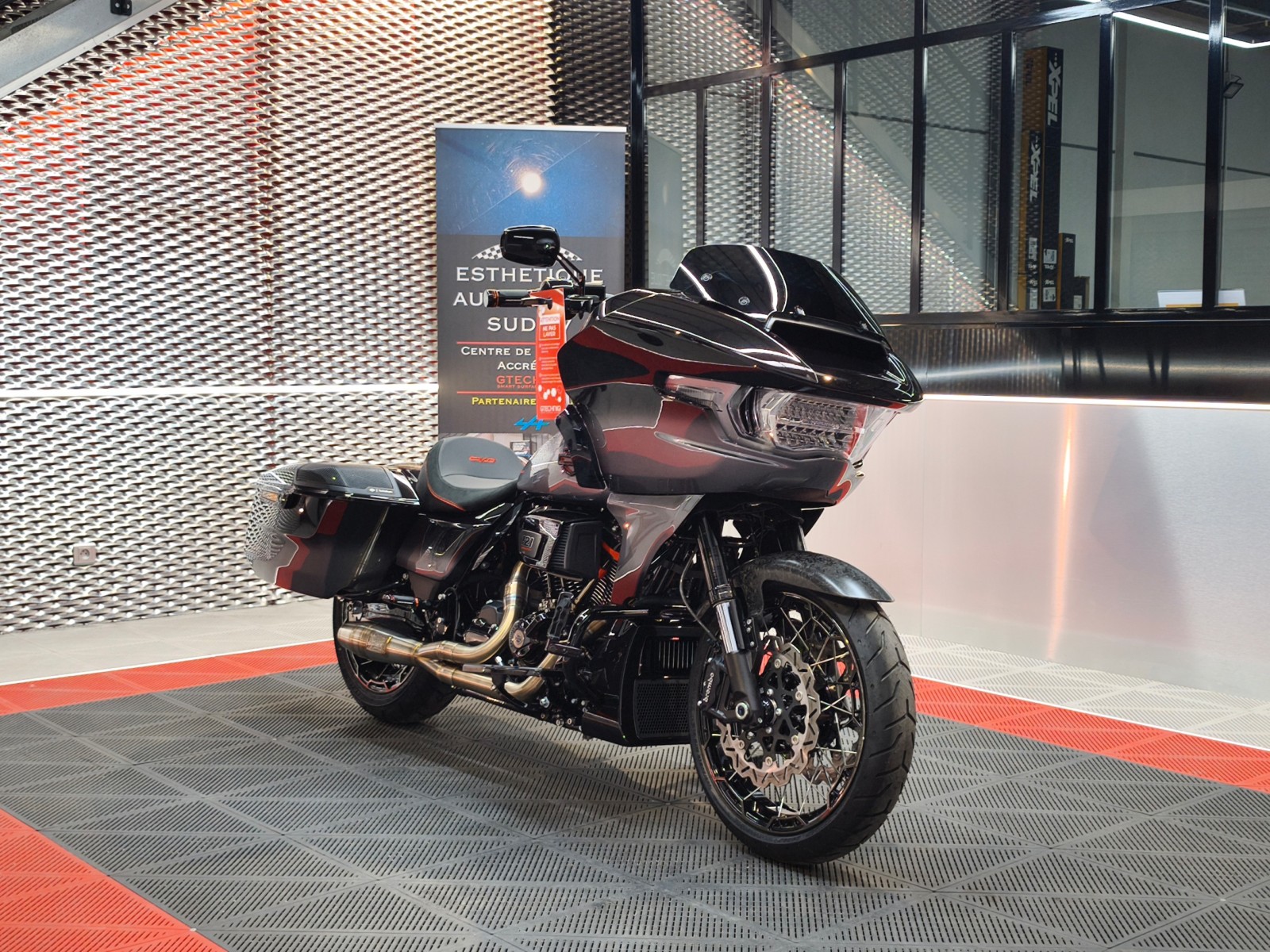 Protection intégrale PPF XPEL de votre Harley Davidson ROAD GLIDE CVO, précisions et garantie 10 ans chez Esthétique Automobile Sud 77 près de Samoreau