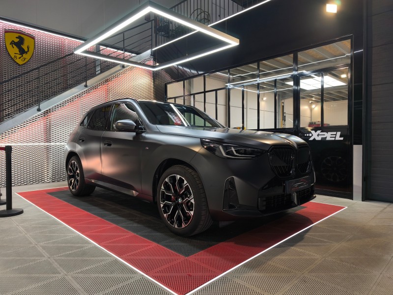 Nouveau BMW X3 Frozen noir mat: application d'un traitement céramique Gtechniq intégral chez Esthétique Automobile Sud 77 