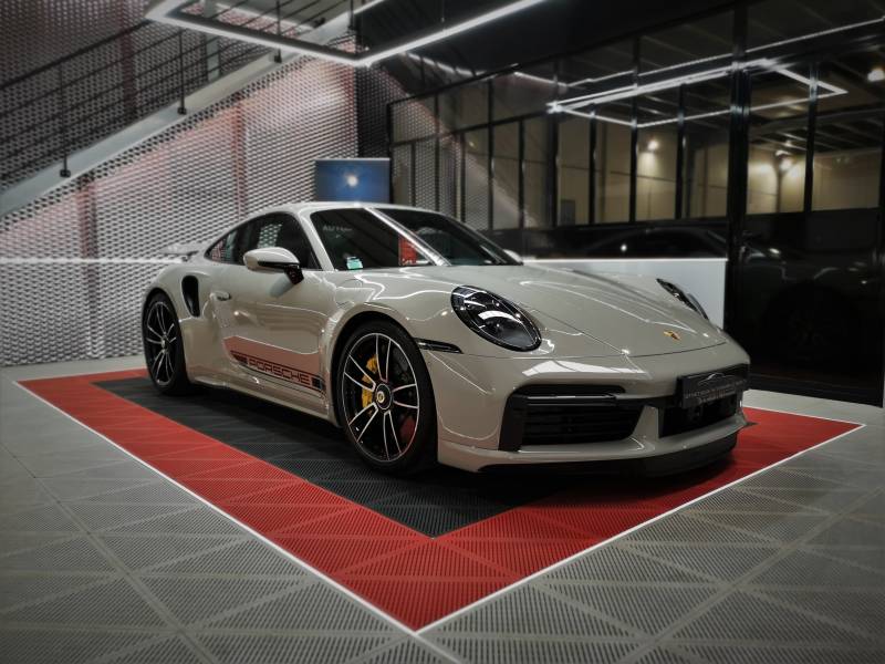Comment protéger sa voiture contre les rayures grâce au film de protection PPF XPEL sur Porsche 992 TURBO S près de Fontainebleau 77