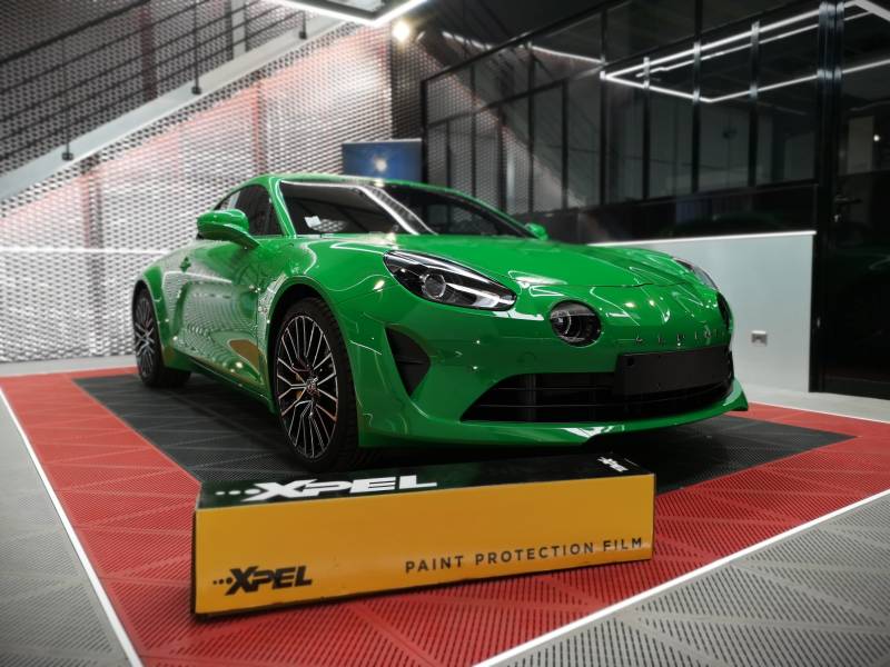 Bénéfices d'un film de protection PPF XPEL sur Alpine A110 