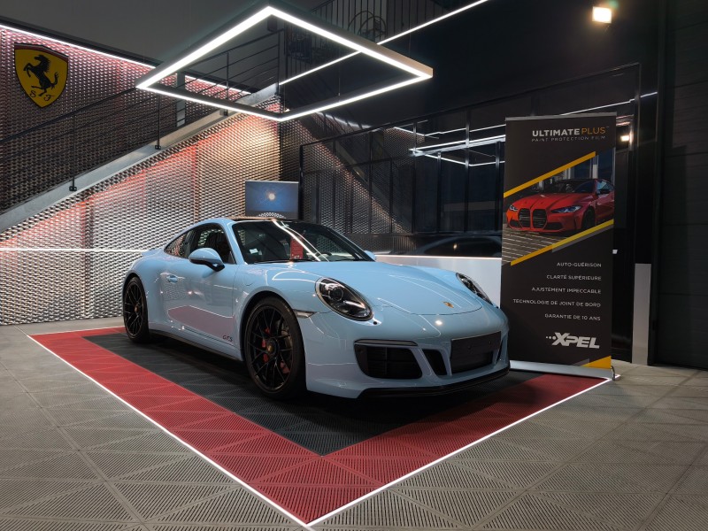 Protéger la peinture spéciale PTS Gulf de la Porsche 911 Carrera GTS grâce au film de protection PPF XPEL et traitement céramique Gtechniq chez Esthétique Automobile Sud 77 Fontainebleau Paris 